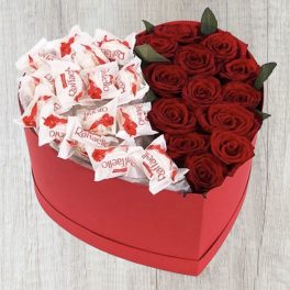   Vörös Rózsa szív alakú boxban 15 szálas, Raffaello desszerttel